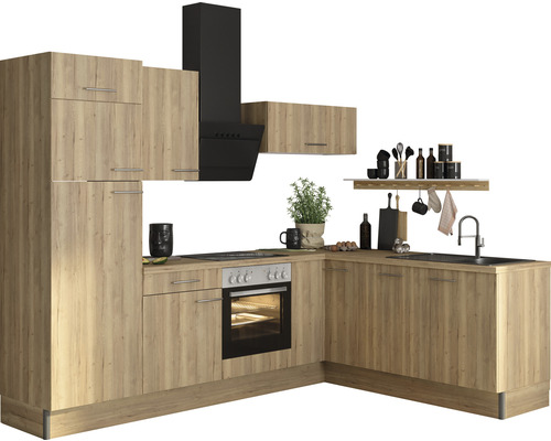 Köksdel med överskåp, fläkt, diskho och elspis