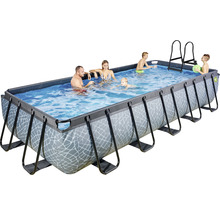 Rektangulär ram pool med stege och badande människor