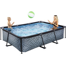 Rektangulär ram pool med personer och en boll