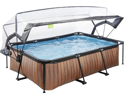 Rektangulär pool med träpanel och transparent skydd