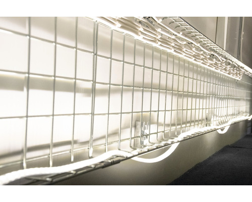 Kabelränna med LED-belysning för kabeldragning