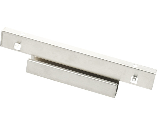 Metallprofil med utskärningar och fästhål