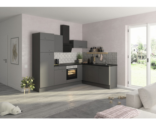 Hörnkök utan vitvaror Mats825 270cm basaltgrå matt vänsterutförande Grått pentry med fläkt i ett ljust rum.