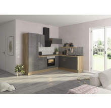 Ljust kök med grå skåp och träelement