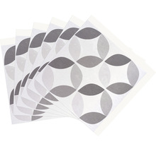 Flera vinylgolvplattor med geometriskt mönster