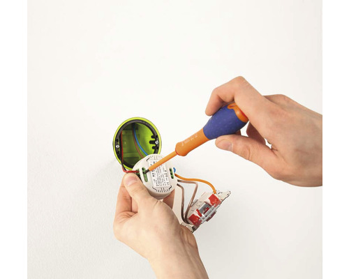 Installation av dimmer med skruvmejsel