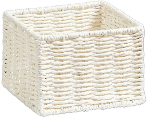 Fyrkantig korg av flätat material