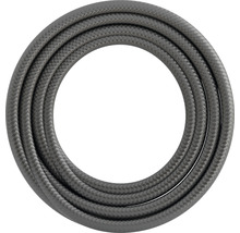 Duschslang av plast, upprullad