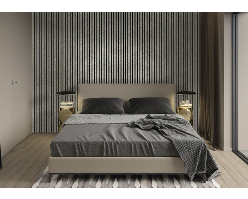 Sovrum med säng, sängbord och väggpaneler