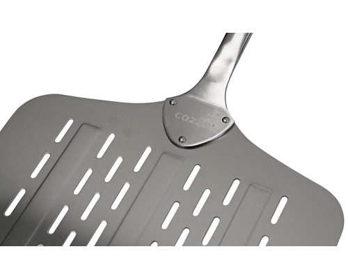 Pizzaspade i metall med hål