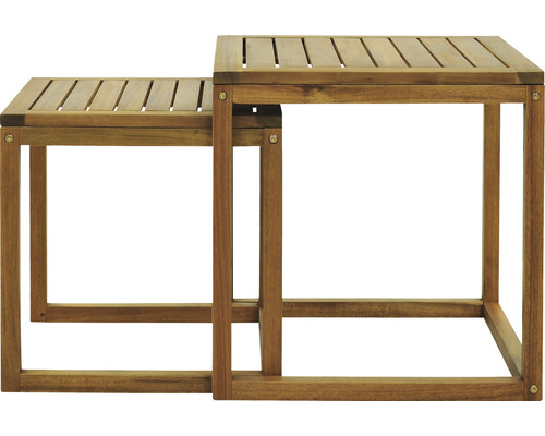 Två sidobord i trä med ribbad bordsskiva