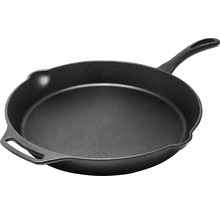 Gjutjärnspanna med handtag
