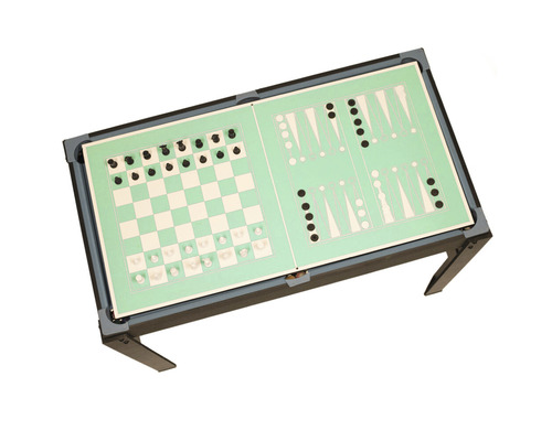 Spelbord med schack- och backgammonbräde