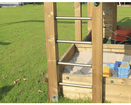 Detaljvy av lektorn med sandlåda och stegar