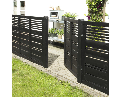 Öppen trädgårdsport av trä