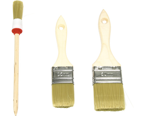 Olika storlekar penslar med trähandtag för målningsarbeten