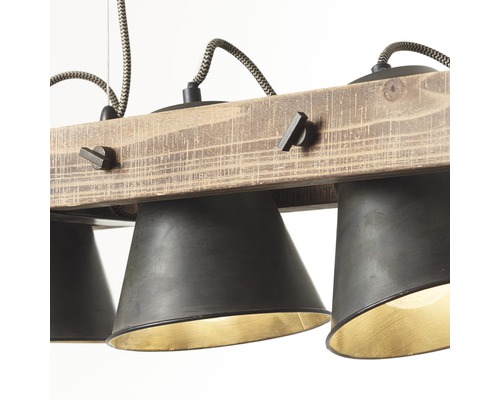 Pendellampa med tre lampskärmar i trä och metall