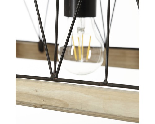 Detaljvy av en hängande lampa med träram och metallram