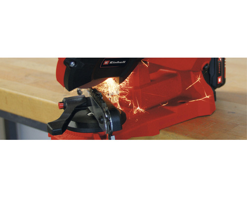 Einhell kedjesågsslip under slipning av en kedja