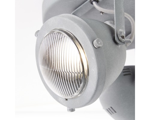 Taklampa med tre spotlights