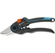 Gardena trädgårdssax med precisionsslipning och ergonomiska handtag för trädgårdsarbete.