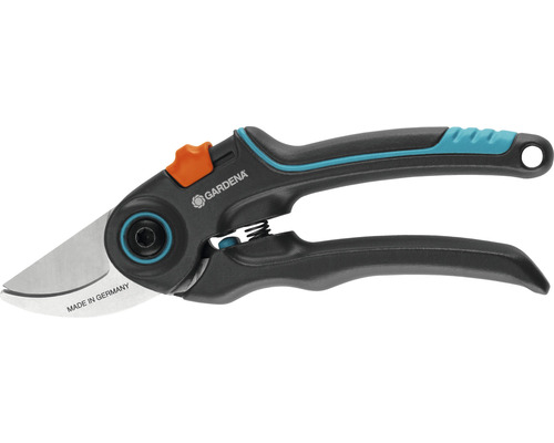 Gardena trädgårdssax med precisionsslipning och ergonomiska handtag för trädgårdsarbete.