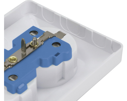 Detaljvy av ett eluttag med blå insats