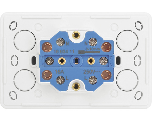 Detaljvy av ett eluttag med anslutningarna för neutralledare, fas och jordning