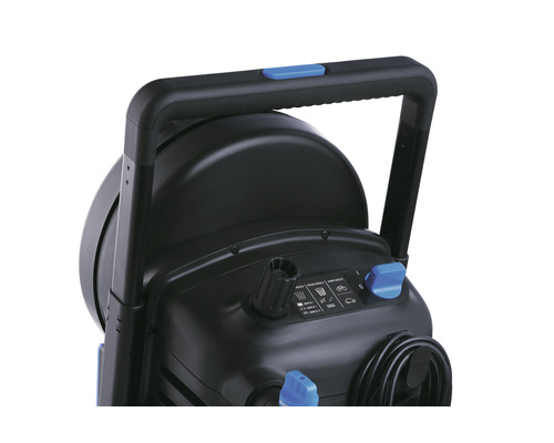 Detaljvy av en högtryckstvätt med kontrollpanel och bärhandtag