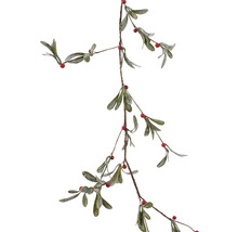 Mistelgirlang med blad och röda bär för dekoration