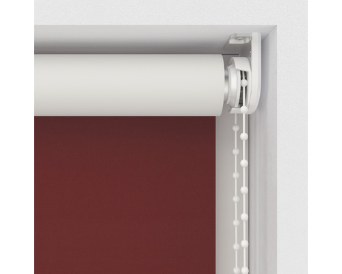 Detaljvy av en rullgardin med kedjemekanism för fönsterdekoration