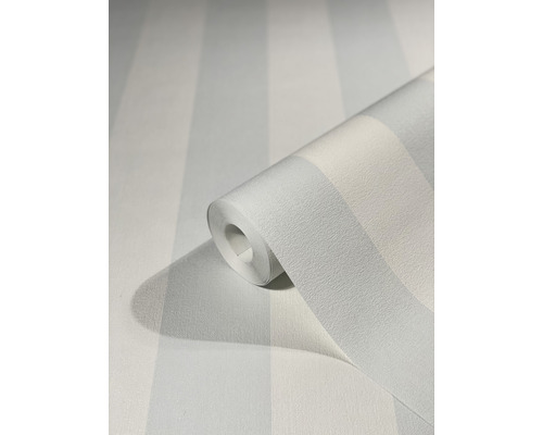 Tapetrulle med randigt mönster