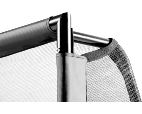 Detaljvy av metallram med nät