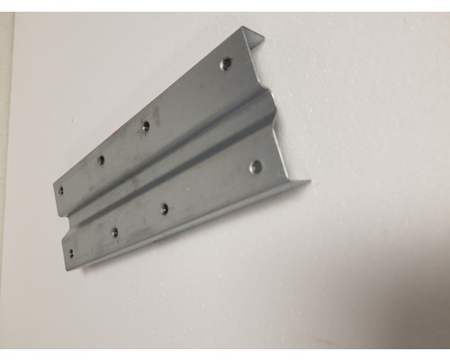 Metallprofil med flera hål