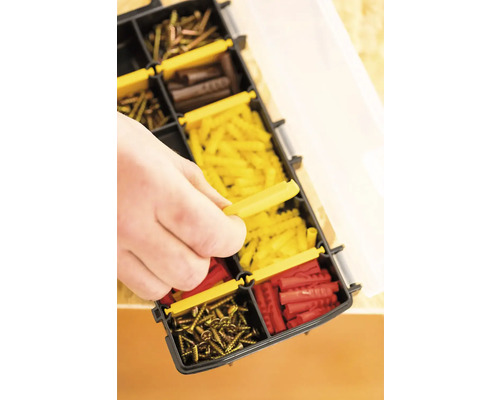 Sortimentslåda med skruvar och pluggar i olika storlekar