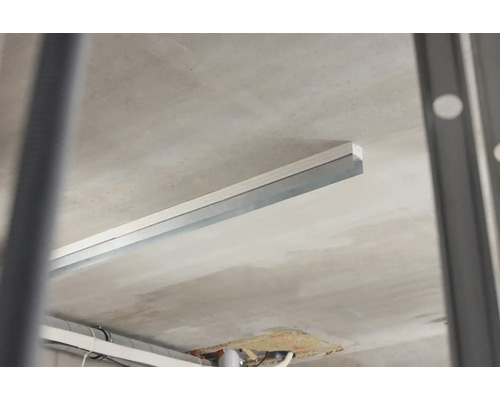 Takkonstruktion med metallprofiler och gipsskivor