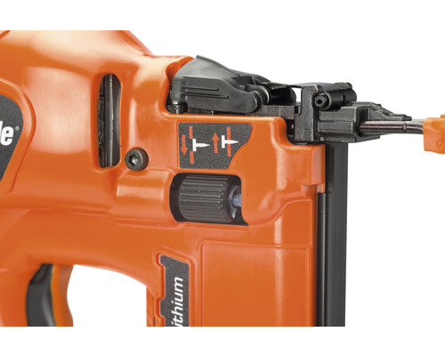 Detaljvy av en orange batteridriven spikpistol med djupjustering