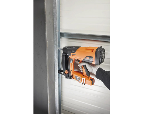 SPIT spikpistol som används på en byggarbetsplats