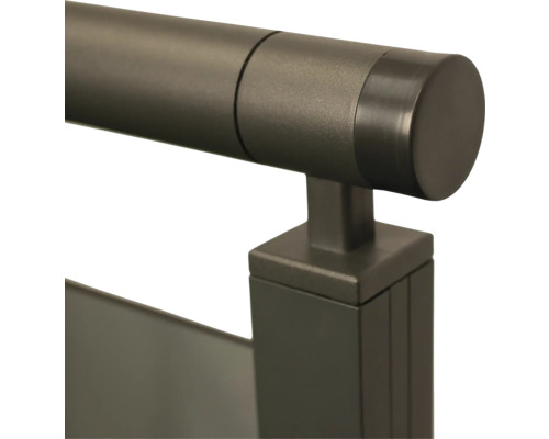 Detaljvy av metallräcke