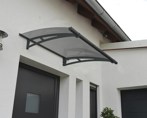 Tak över en ytterdörr för att skydda mot väder och vind