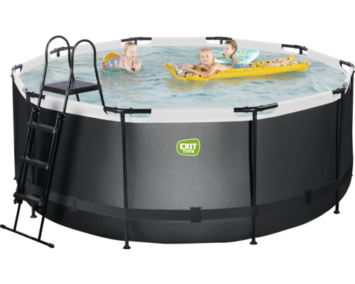Ovanjordisk pool med stege och lekande barn