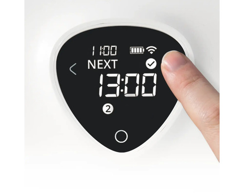 Display av en elektronisk enhet med ett finger som trycker på en knapp