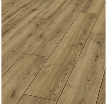 Lagt laminatgolv med träutseende.