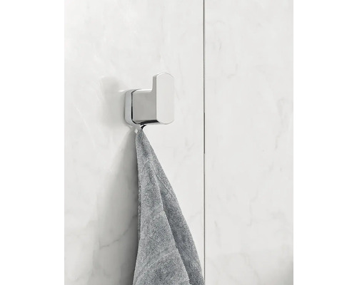 Handdukshängare med handduk