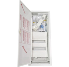 Fördelningsskåp med öppen dörr och tillbehör