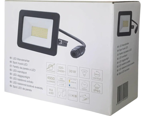 Förpackning av en LED-väggstrålkastare med tekniska detaljer som lumen, watt och skyddsklass