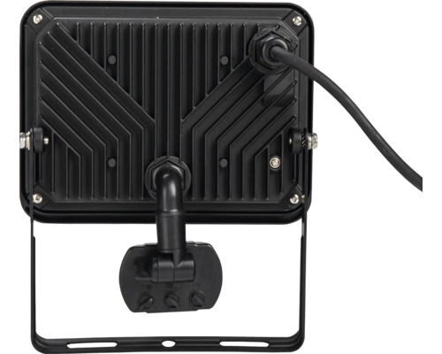 Baksida av en LED-strålkastare med rörelsesensor och kylflänsar