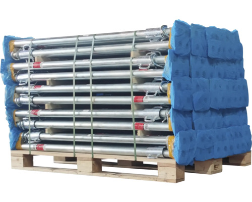 Stålstöttor på en pall för konstruktion