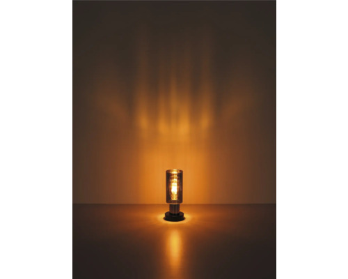 Dekorativ bordslampa av glas och metall för inomhusbruk