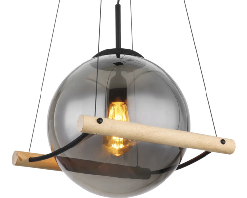 Pendellampa med grå glaskula och trädetaljer